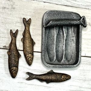 Decorative Metal 4 Piece Sardine Can!